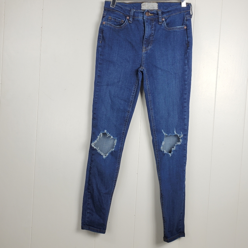 Free People skinny factory distressed jeans size 26